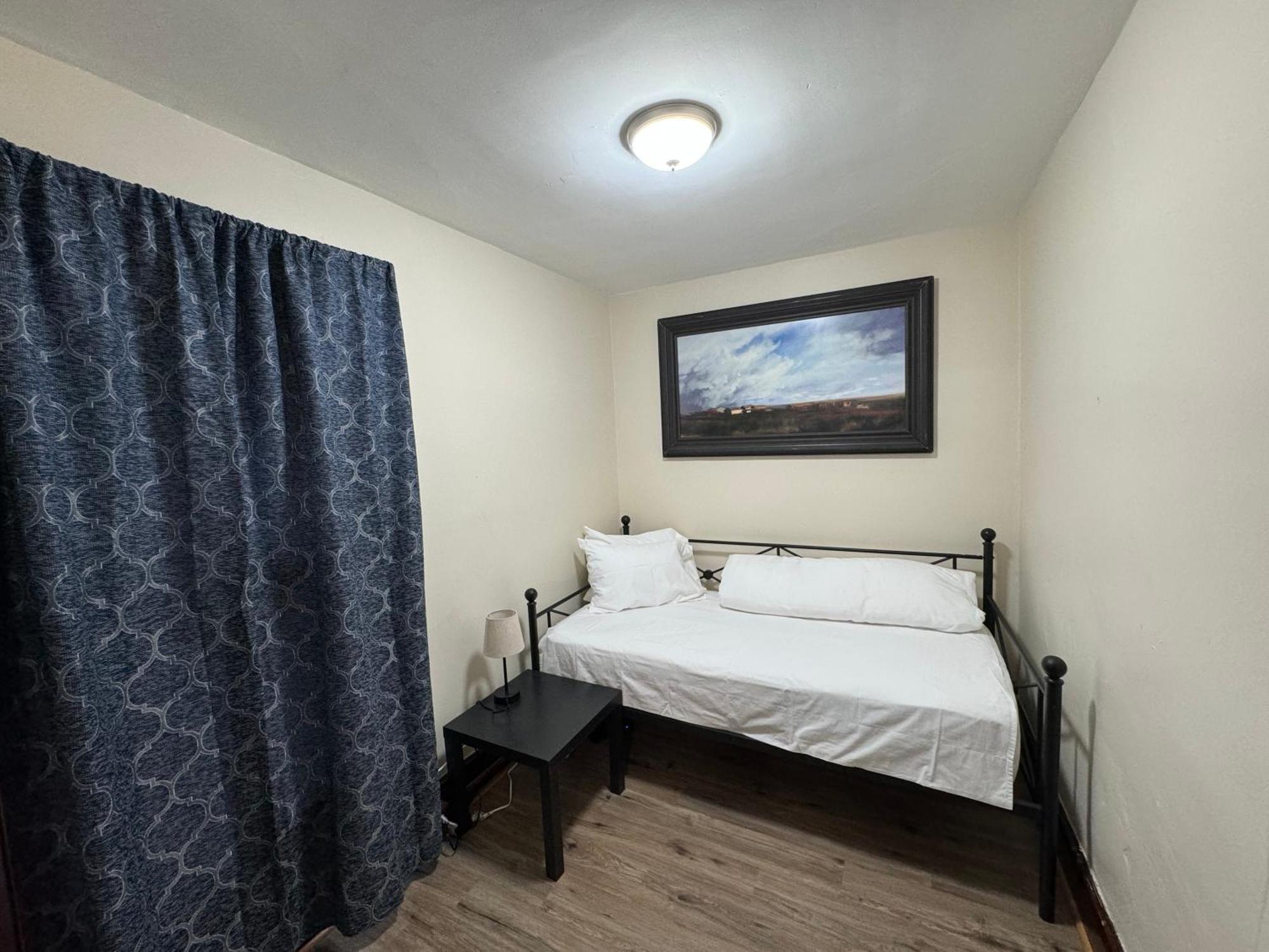Comfy Getaway, 5 Bed, Sleeps 9, Walk To Falls! Ниагара-Фолс Экстерьер фото